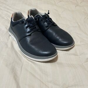 Stylish Black Men's Sneakers
